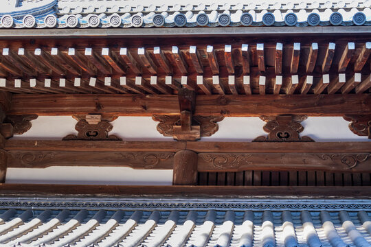 伝統的な日本建築の屋根を支える組物
