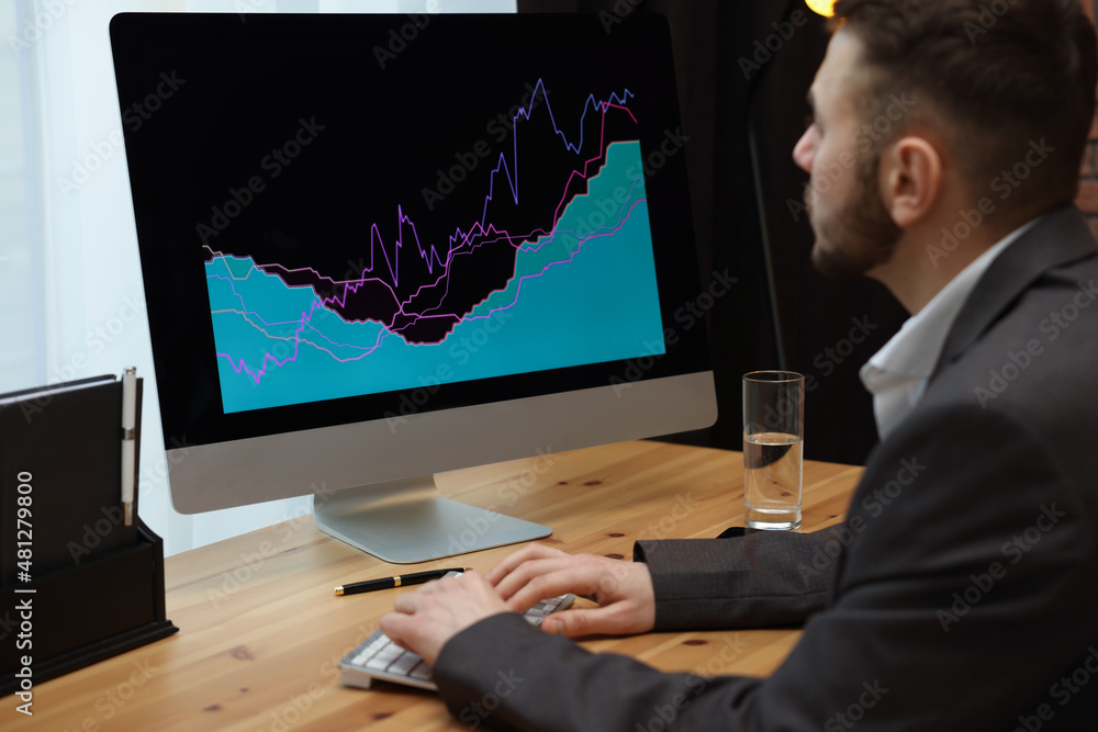 Poster forex trader working with computer in office
