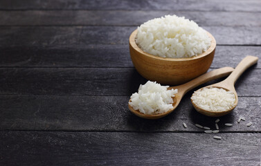 Two differnt rice state - cook and uncooked