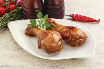 Roasted chicken legs with spicy sauce