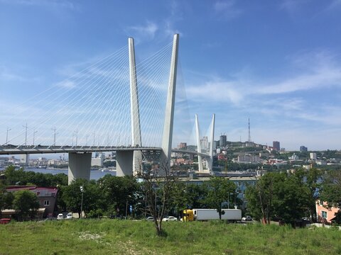 Vladivotsok, Rossia, golden bridge