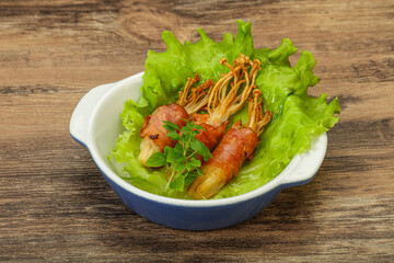 Roasted enoki mushrooms with bacon