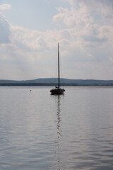 Einsames Boot im Steinhuder Meer