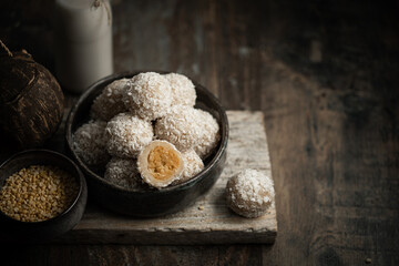 perles boules coco gâteau asiatique fait maison au soja riz gluant et noix de coco
