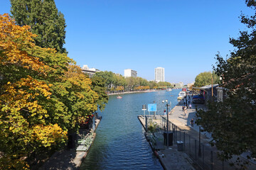 Fototapeta premium Bassin de la Villette Parigi