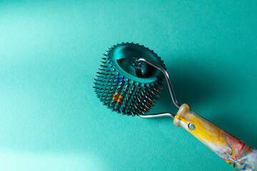  Device for massage with needles.