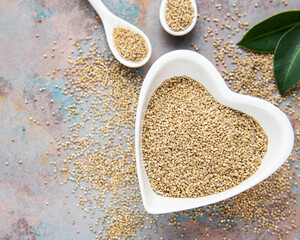 White quinoa seeds