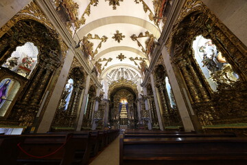 Fototapeta na wymiar Iglesia de las Carmelitas, Oporto, Portugal