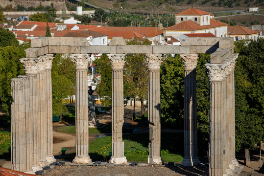 PORTUGAL ALENTEJO EVORA ROMAN TEMPLE