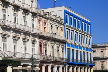 Fototapeta na wymiar Authentic Cuba - street in Havana