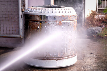 Clean the dirt adhering to the outer drum after prolonged use with high-pressure water. wash the washing machine.                                         
