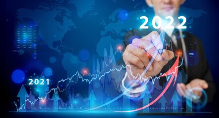 Human draws increase arrow graph corporate future growth year 2021 to 2022.