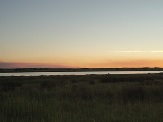 Hermoso atardecer en el campo Argentino. La Pampa Argentina