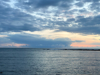 Naklejka premium sunset over the sea