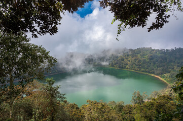 Mirador de la Laguna de Chicabal, Lago de cráter volcánico - Volcán Chicabal, Quetzaltenango,...