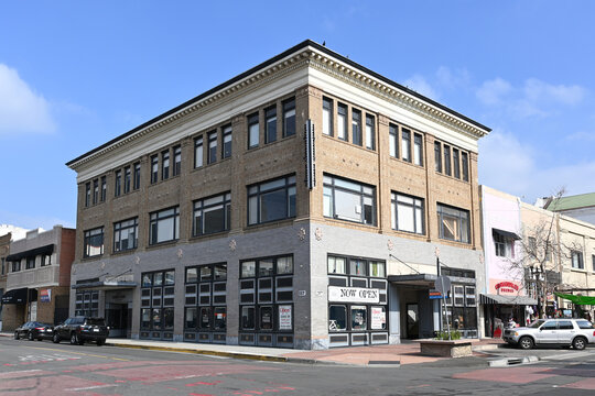 SANTA ANA, CALIFORNIA - 19 JAN 2022: The Rankin Building Formerly A Department Store, Is Listed On The National Register Of Historic Places.