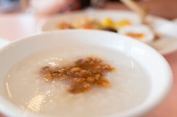 white rice porridge
