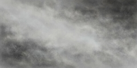 Abstrakcyjne tło - szare chmury, obłoki srebrnego pyłu, dym, przejaśniające się niebo. Tekstura z miejscem na tekst lub obraz. - obrazy, fototapety, plakaty