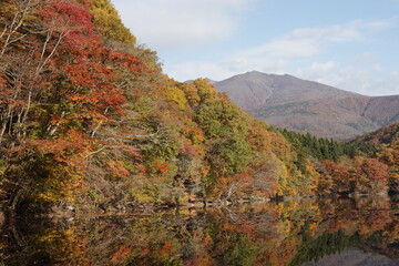 《宮城県・七ヶ宿町》長老湖　11月