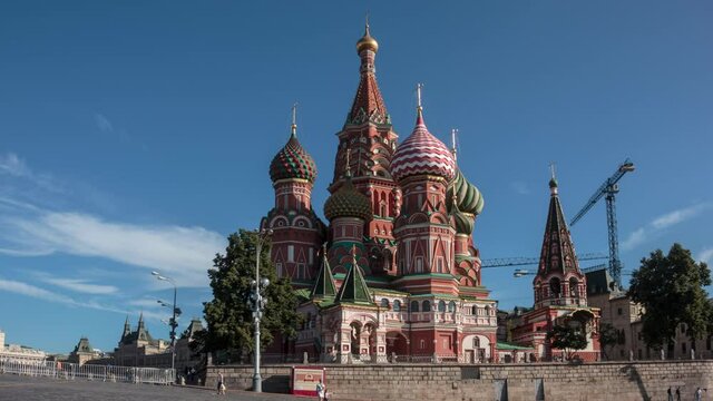 St Basils cathedral on Red Square in Moscow. Time-lapse.