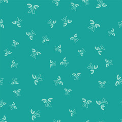 Naklejka premium Green Crossed pirate swords icon isolated seamless pattern on green background. Sabre sign. Vector