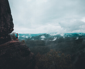 Sächsische Schweiz mit Wanderer