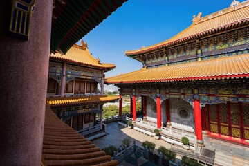 Obraz premium Bangkok, Thailand - December, 20, 2021 : View of Wat Borom Raja Kanjanapisek Wat Leng Nei Yee 2 Temple in Leng Noei Yi 2 .
