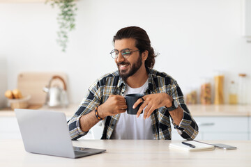 Motivated arab guy looking for job online at home