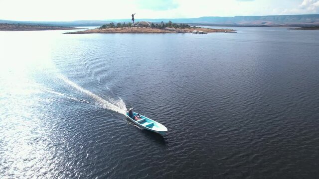 Drone footage of a boat in San Jose de Gracia, Aguascalientes.