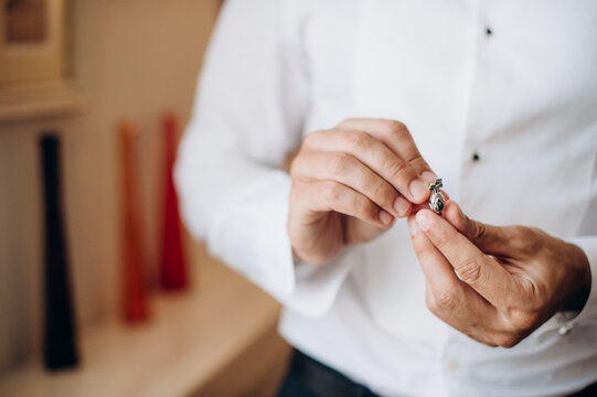 bank worker preparing for a new good working day