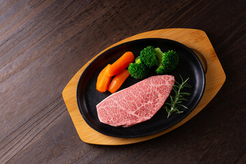 国産和牛のステーキ肉