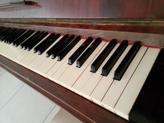 old keys piano