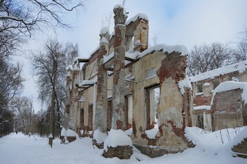 The manor house destroyed by time in the Peter and Paul park of the city of Yaroslavl