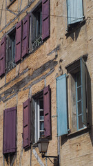 Rues de la ville de Saint-Antonin-Noble-Val, en période estivale, dans le Tarn-et-Garonne