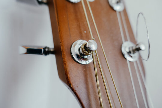 20.01.2022 Brown Yamaha Acoustic Guitar Closeup.