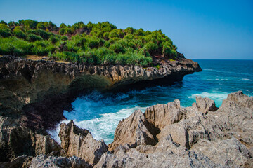 The edge of the Cliff Beach which is dominated by coral rocks that are gripping but still amazing