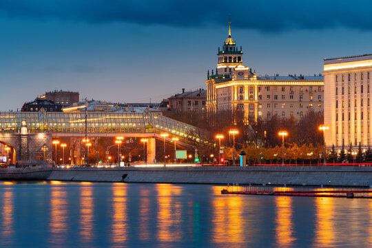 frunzenskaya embankment and moscow river bridge at night