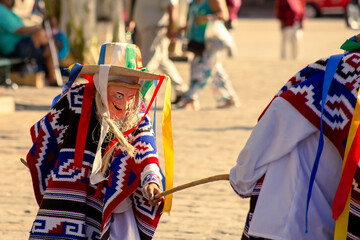 Baile o danza de los viejitos, en el jardin del morelia, michoacan