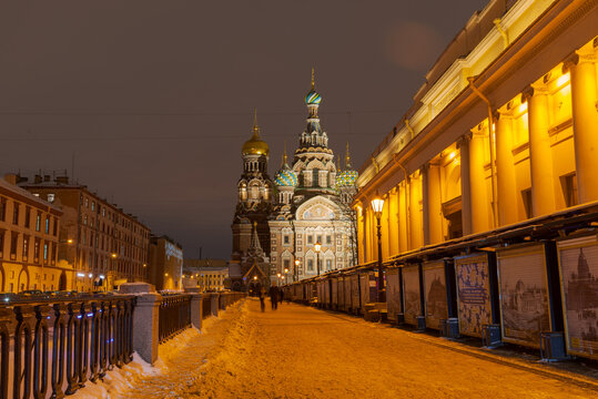 Saint-Petersburg city at night