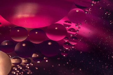  Fondo Burbujas rojas rosaceas sobre fondo rosaceol oscuro con pequeñas burbujas en suspension