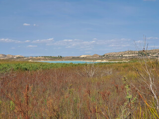 Vega Baja del Segura - Embalse de la Pedrera un lago azul turquesa. 