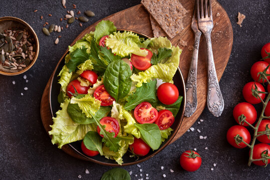Vegetable fresh salad with lattuce and tomatoes