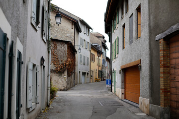 Fototapeta na wymiar Ruelle du vieux bourg de St-Prex