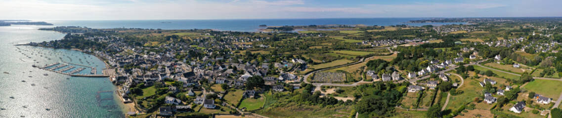Fototapeta na wymiar aerial view of the french city of Locmariaquer