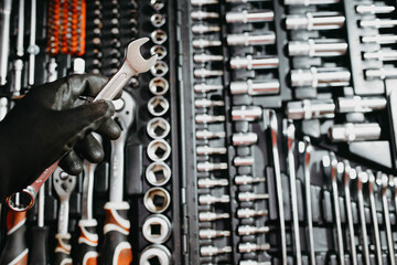 selecting a tool key from a set of autotools