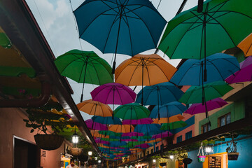 Fototapeta na wymiar colorful umbrellas in guatape el peñol