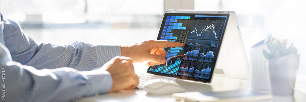 Poster data analyst using data analytics kpi
