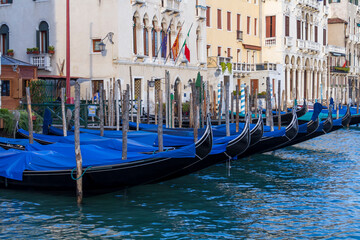 Paläste am Canal Grande, Gondeln, Venedig