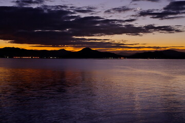 瀬戸の日の出　安芸の小富士