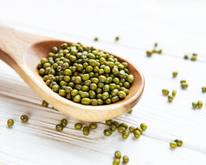 Raw mung beans